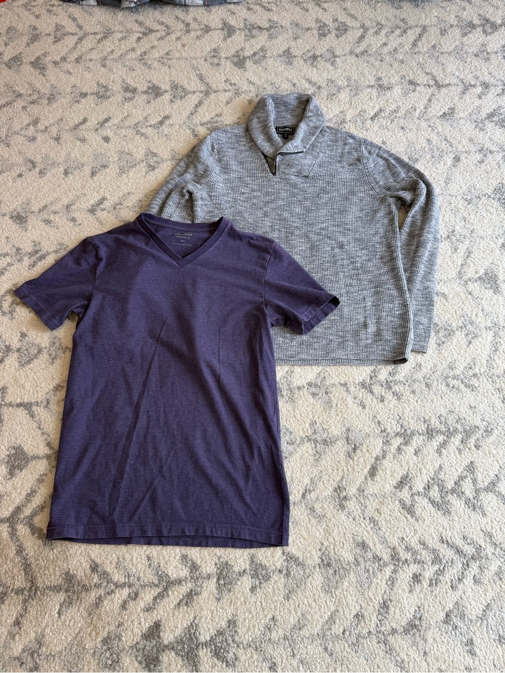 Men’s express tops size medium